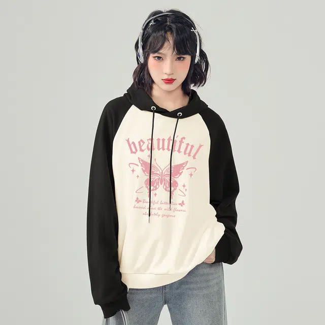 棉致 简约字母蝴蝶插肩撞色连帽薄款潮牌休闲宽松卫衣 女款