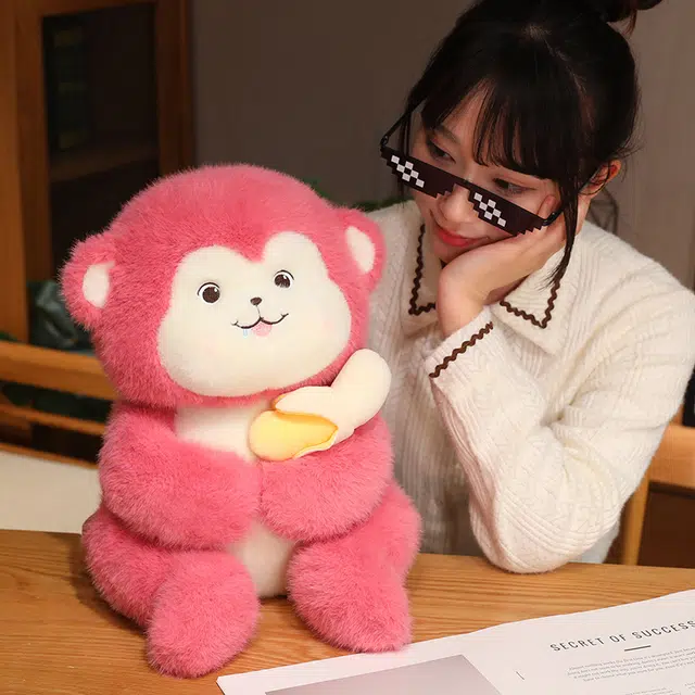皮皮豆 吃香蕉的粉色小猴子 玩偶 毛绒公仔