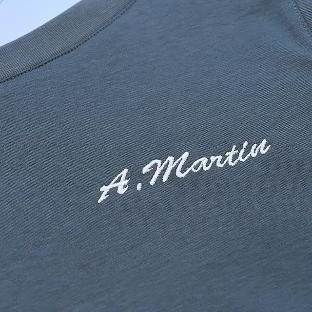 ANDREA MARTIN T