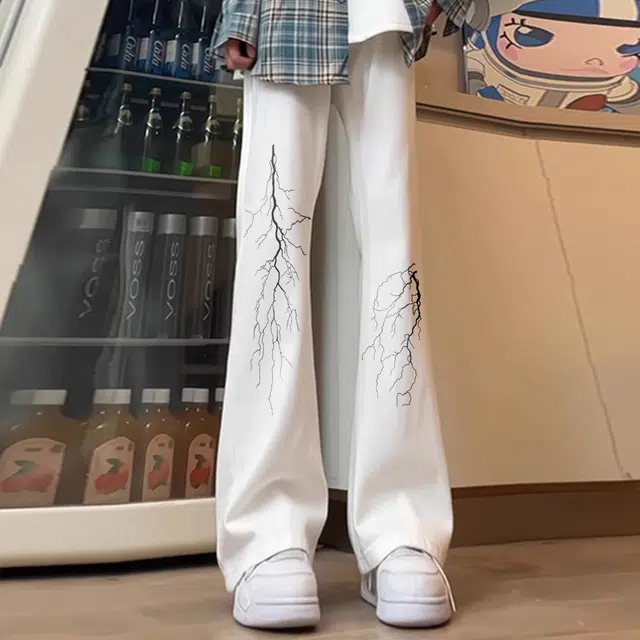 宜而爽 美式高街复古潮流基础款简约纯色闪电印花水洗做旧舒适中腰显高显瘦修身休闲长裤直筒垂感阔腿微喇弯刀牛仔裤 男女同款