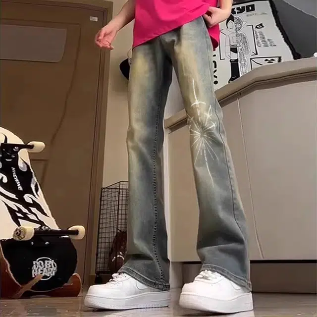 宜而爽 美式复古高街潮流宝剑图案印花水洗做旧弯刀裤舒适中腰宽松显高显瘦修身休闲长裤垂感阔腿微喇牛仔裤 男女同款