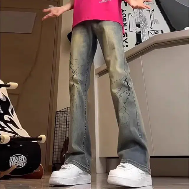 宜而爽 美式高街复古潮流基础款简约纯色闪电印花水洗做旧舒适中腰显高显瘦修身休闲长裤直筒垂感阔腿微喇弯刀牛仔裤 男女同款