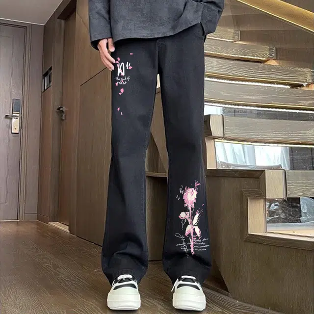 宜而爽 美式复古高街涂鸦撞色玫瑰字母印花水洗做旧废土风高级感中腰显高显瘦直筒休闲长裤通勤宽松垂感阔腿微喇弯刀牛仔裤 男女同款