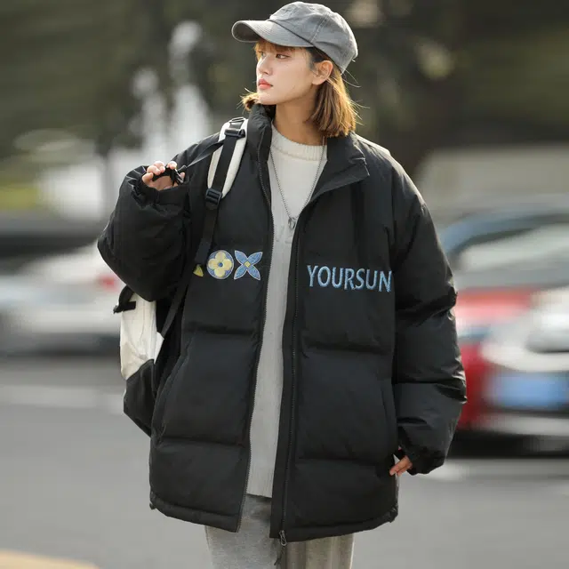 宜而爽 美式高街复古学院风仿刺绣花卉图案字母印花户外运动宽松加厚防寒保暖立领鸭绒外套日常通勤休闲百搭轻薄羽绒服 男女同款