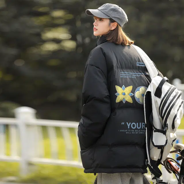 宜而爽 美式高街复古学院风仿刺绣花卉图案字母印花户外运动宽松加厚防寒保暖立领鸭绒外套日常通勤休闲百搭轻薄羽绒服 男女同款