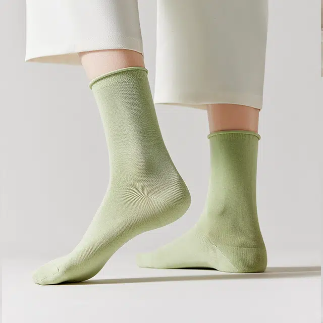 莫代尔 纯色百搭透气吸汗柔软抗菌袜子时尚运动高弹力中筒袜 女款