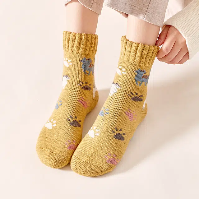 莫代尔 可爱卡通加厚保暖雪地袜防寒锁温优质面料袜子设计舒适亲肤柔软中筒袜 男女同款