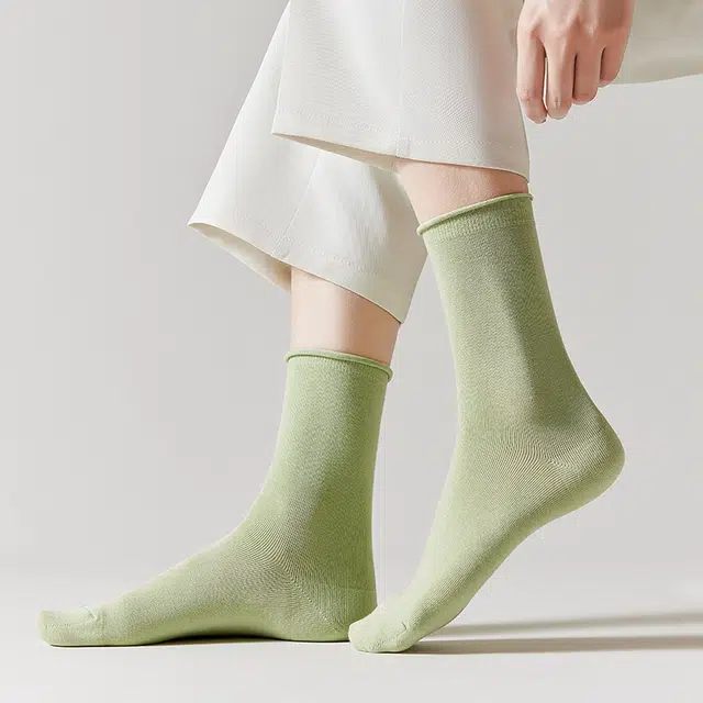 莫代尔 纯色百搭透气吸汗柔软抗菌袜子时尚运动高弹力中筒袜 女款