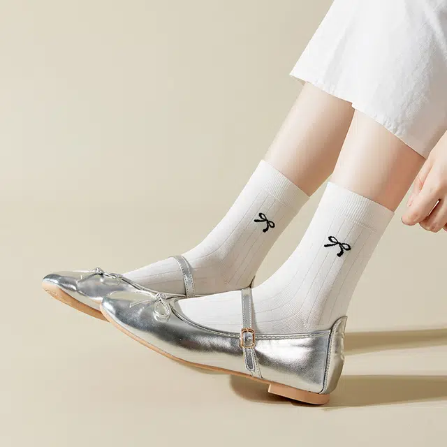 莫代尔 蝴蝶结简约图案舒适柔滑透气吸汗袜子时尚百搭中筒袜 女款