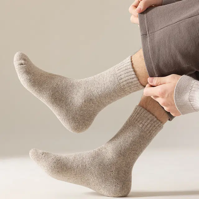 莫代尔 羊毛柔软舒适亲肤保暖长袜简约基础款纯色无骨袜抑菌吸汗时尚百搭中筒袜 男女同款