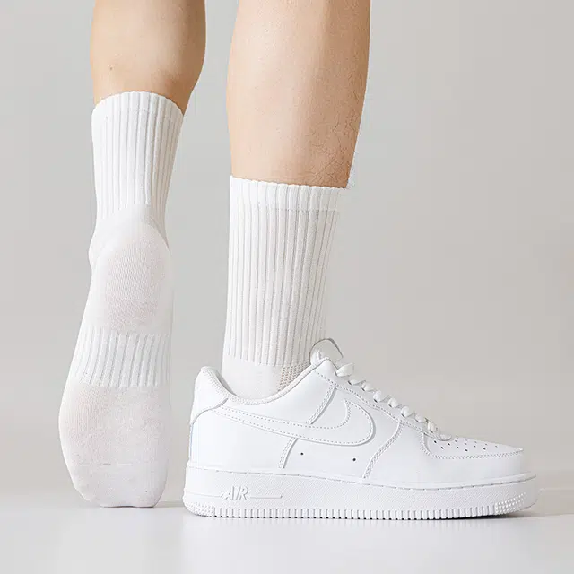 莫代尔 简约纯色基础款长袜舒适亲肤透气防臭吸湿排汗运动袜不掉跟高弹日常百搭中筒袜 男款