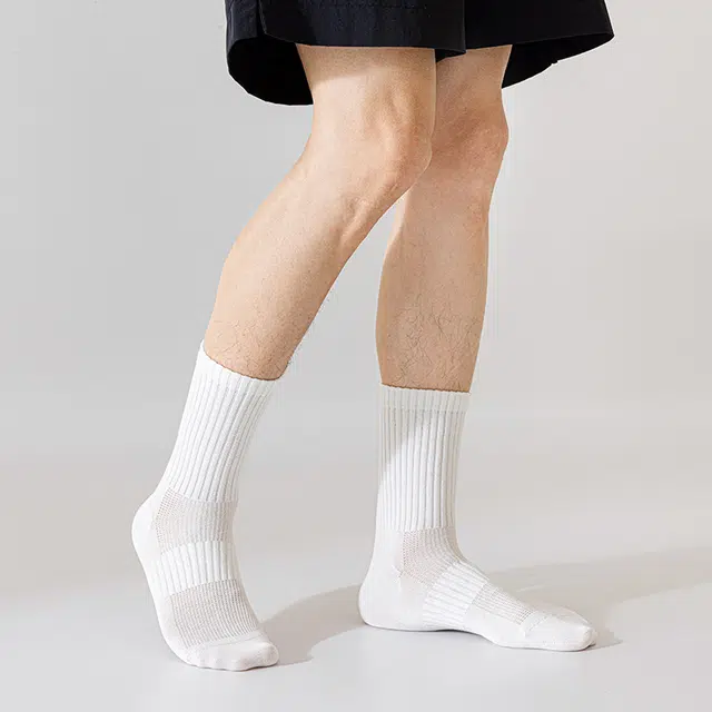 莫代尔 简约纯色基础款长袜舒适亲肤透气防臭吸湿排汗运动袜不掉跟高弹日常百搭中筒袜 男款