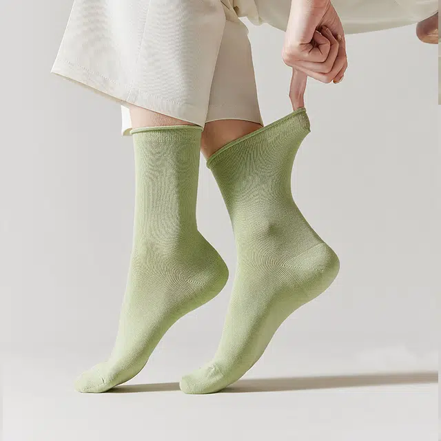 莫代尔 纯色百搭透气吸汗柔软抗菌袜子时尚运动高弹力中筒袜 女款