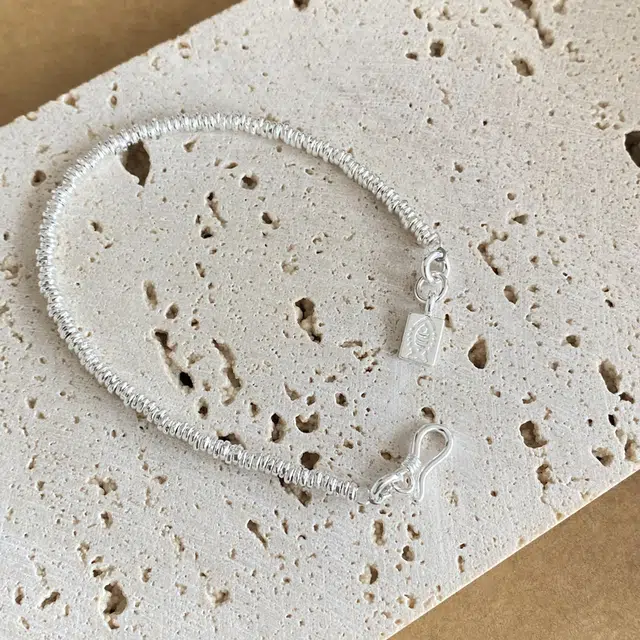 麟典 方牌小鱼碎银盘缠链子 新中式简约百搭 转运聚财轻奢小众精致饰品 高级礼盒 #好运 合金 手链 女款