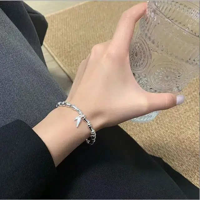 990