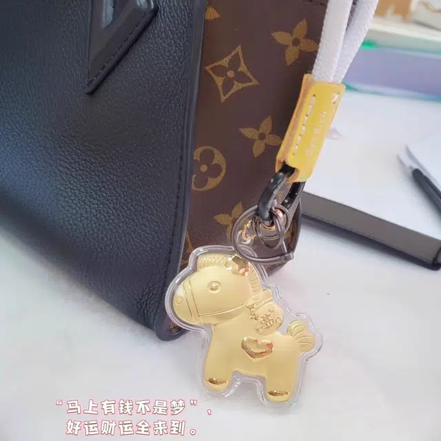 麟典 马上有钱马上暴富小金马 高级精致 创意简约个性包包 平安纳福 生日 #好运 金 挂件 男女同款情侣款
