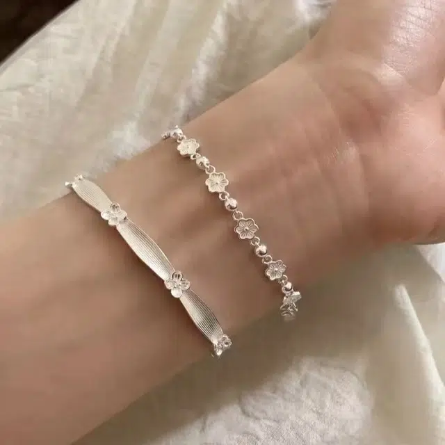麟典 花朵圆珠蝴蝶链 清新甜美可爱风 精致简约小碎花设计感高级礼盒#好运 合金 手链 女款