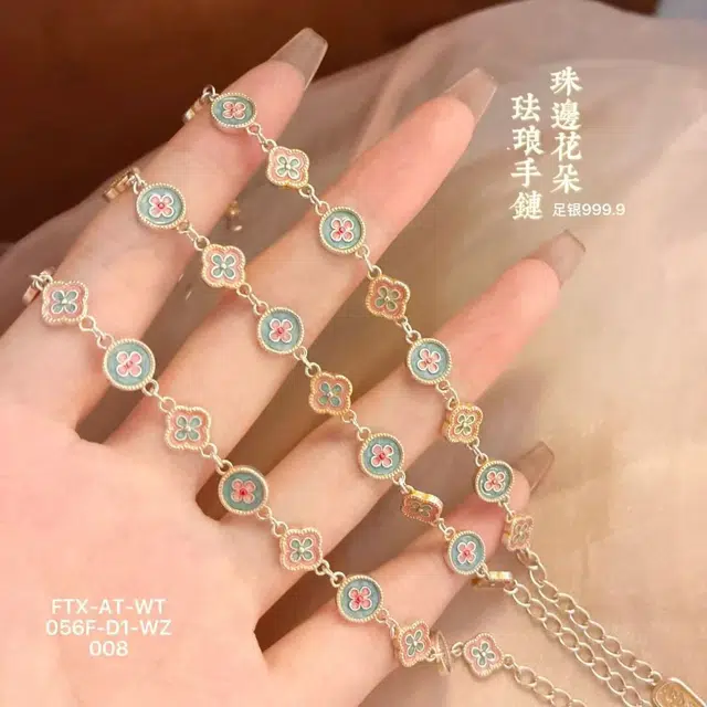 999