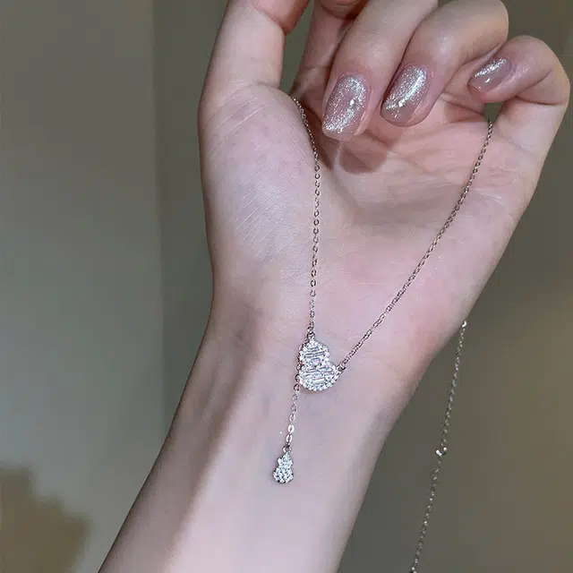 925