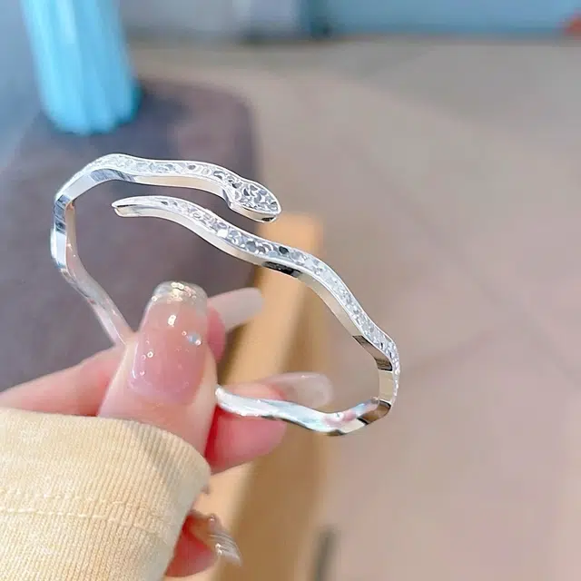 麟典 灵蛇碎冰冰无尽的爱爆闪开口镯 轻奢高级感蛇年本命年转运 日常通勤饰品告白 高级礼盒 #好运 合金 手镯 女款
