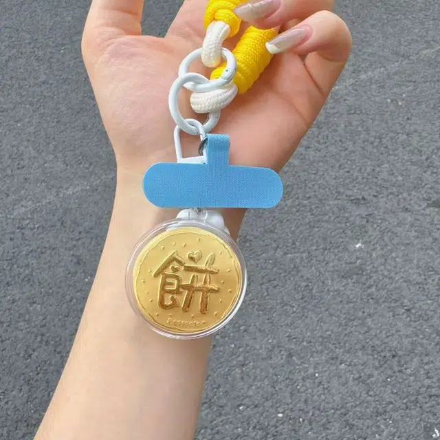 999