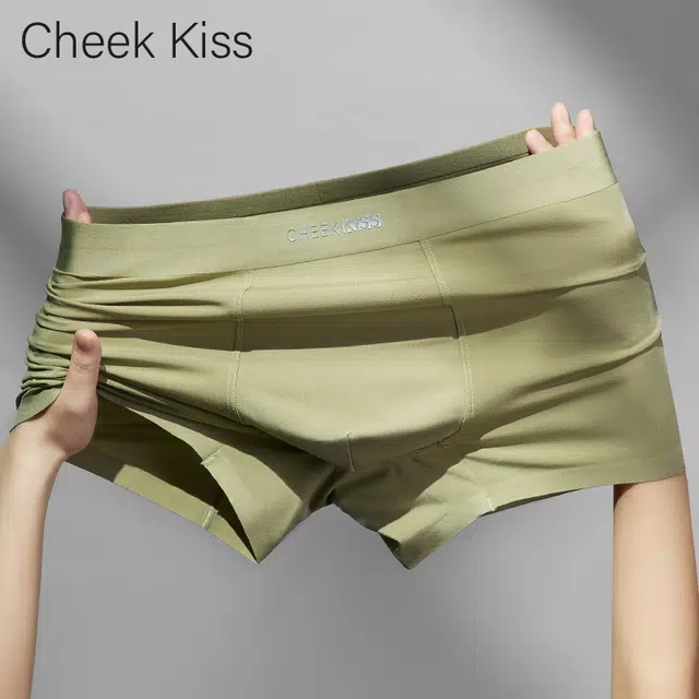 cheekkiss A 2