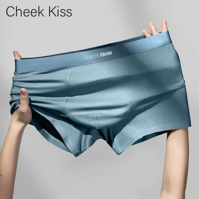 cheekkiss 4