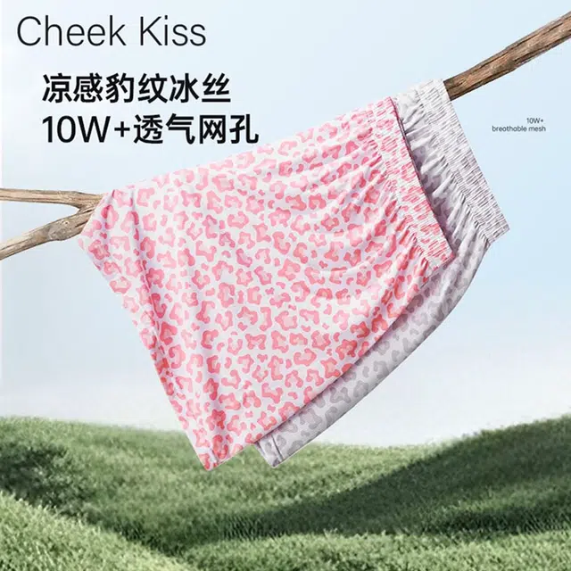 cheekkiss A 2
