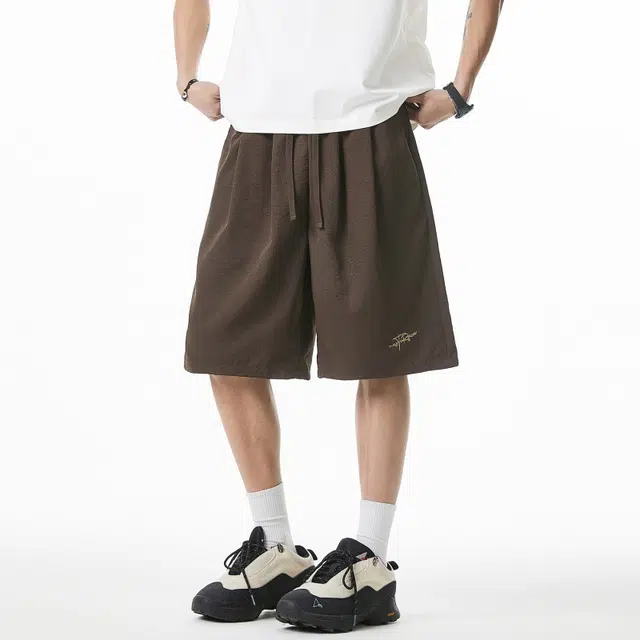 【dme】 美式复古字母刺绣宽松五分裤微皱打褶设计运动速干轻薄透气休闲短裤 男女同款