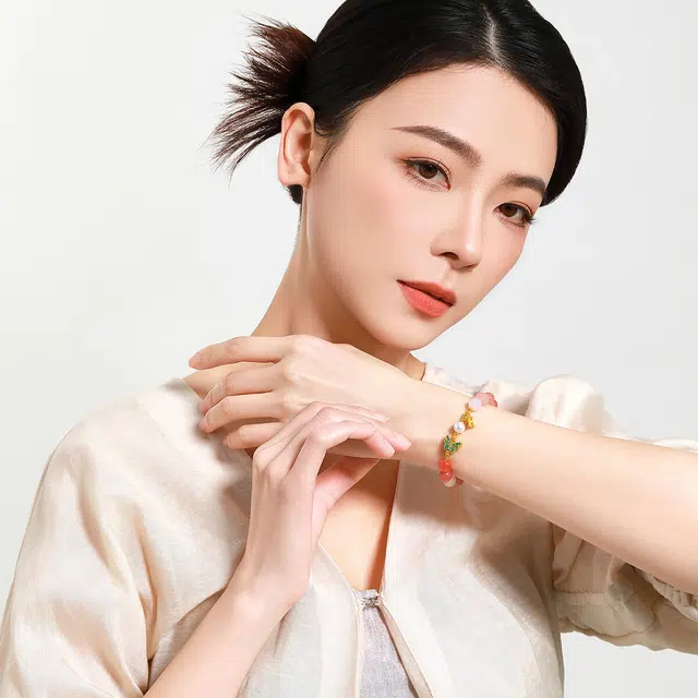 梦金园 甜美渐变喜乐牌蝴蝶 新中式浪漫梦幻精致优雅小众日常设计感高级感#好运 玛瑙 玉石手串 女款