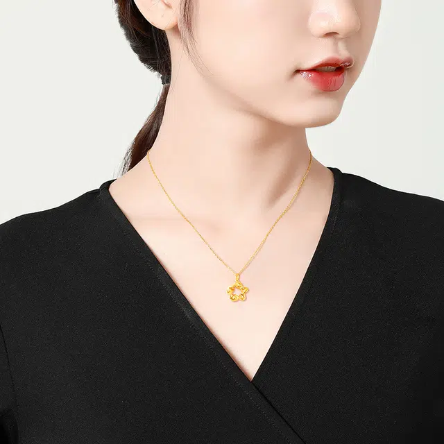 梦金园黄金吊坠女足金幸运星镂空几何硬金挂坠项坠赠送银镀金项链
