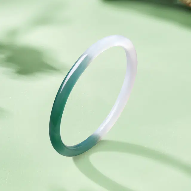 梦金园 倾玉系列 新中式国风渐变绿色细圆条叮当镯 复古优雅显白#好运 玉髓 手镯 女款