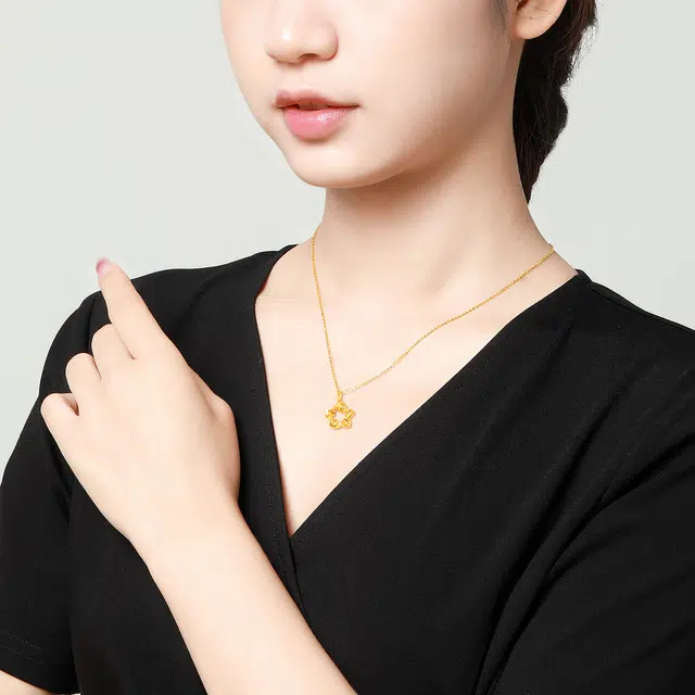 梦金园黄金吊坠女足金幸运星镂空几何硬金挂坠项坠赠送银镀金项链
