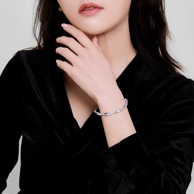 梦金园 莫比乌斯手饰年轻款 足银纯银 手镯 女款