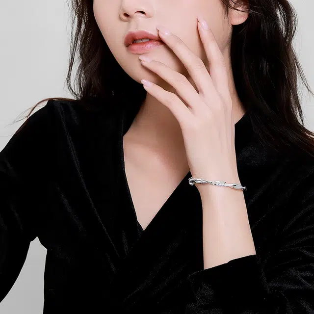 梦金园 莫比乌斯手饰年轻款 足银纯银 手镯 女款