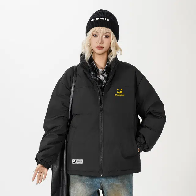 鸭鸭 创意笑脸字母刻字膜简约时尚设计运动休闲美式复古潮流户外撞色立领防风防寒宽松舒适百搭通勤保暖羽绒服 男女同款