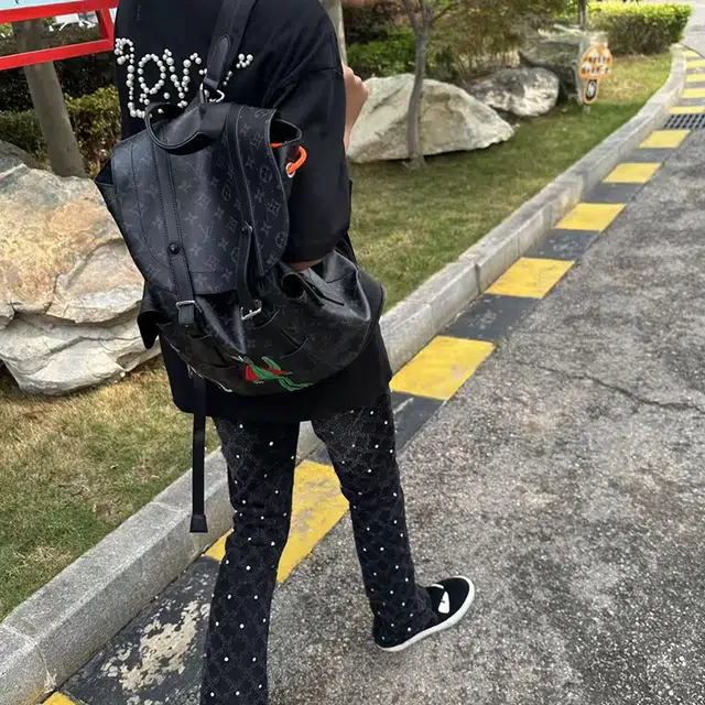 YICHEN vibehiphop