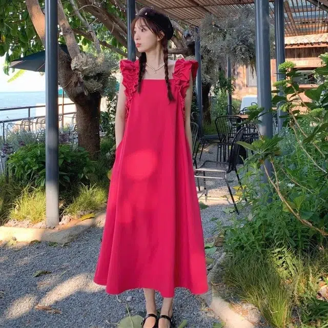 花蔓色 纯色方领甜美木耳边褶皱宽松飞飞袖无袖连衣裙 女款 红色