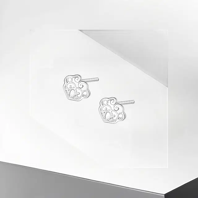S925