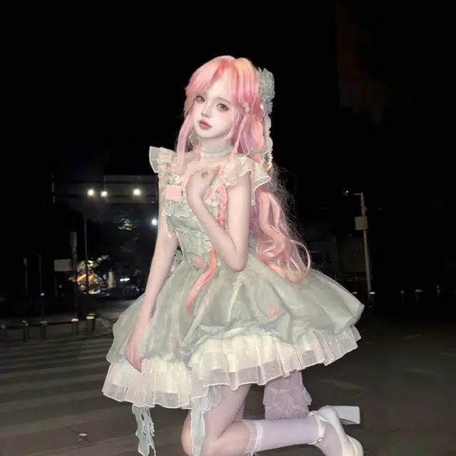 AMUNITS Lolita