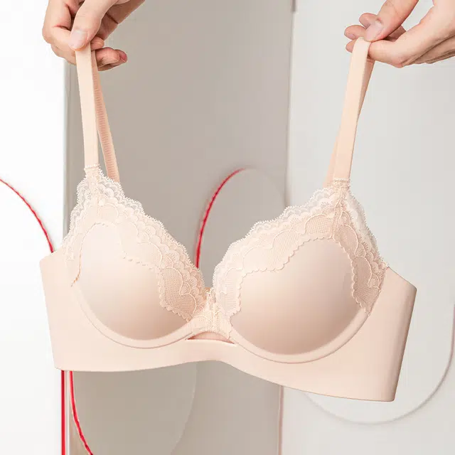 都市丽人 小胸聚拢显大无痕透气舒适遮副乳美背收拢塑形轻盈柔美文胸 女款