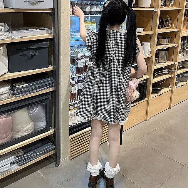 玉儿恋 飞飞袖娃娃领甜美宽松短款短袖连衣裙 女款 格子
