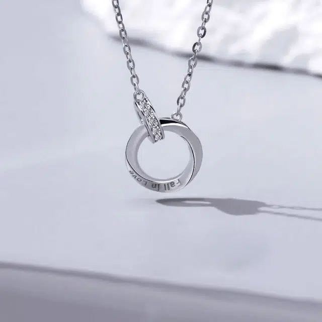 925