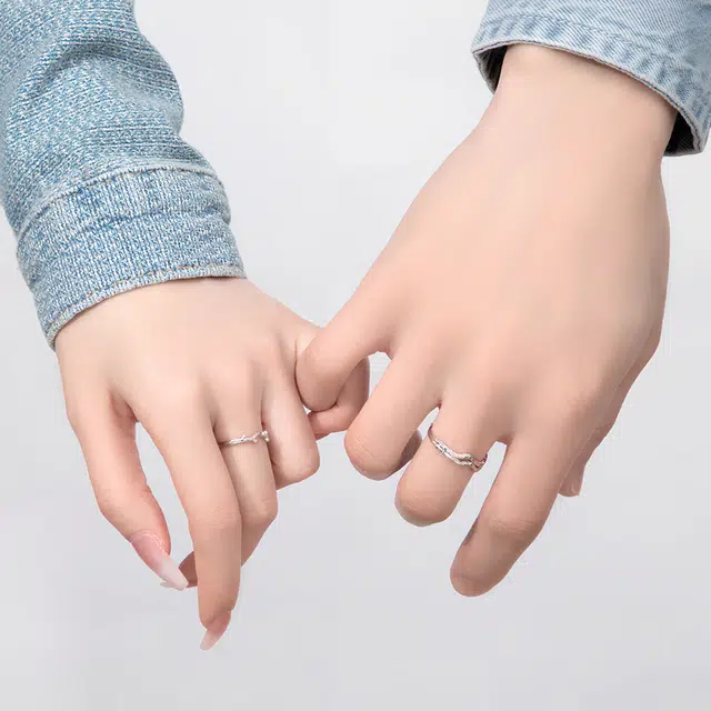 925