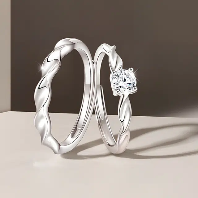 925