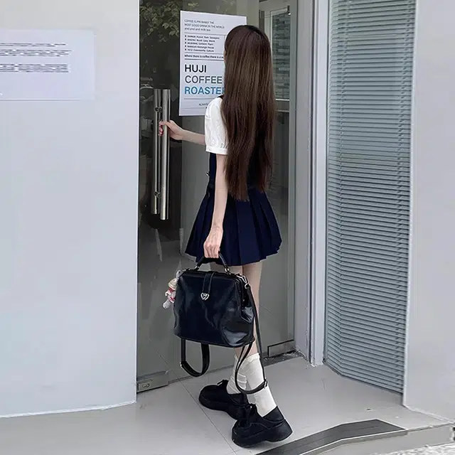 哒头下雨不愁 学院风设计感背带百褶连衣短裙装套装 女款