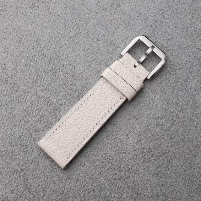 Benchmark tank chevre 75115