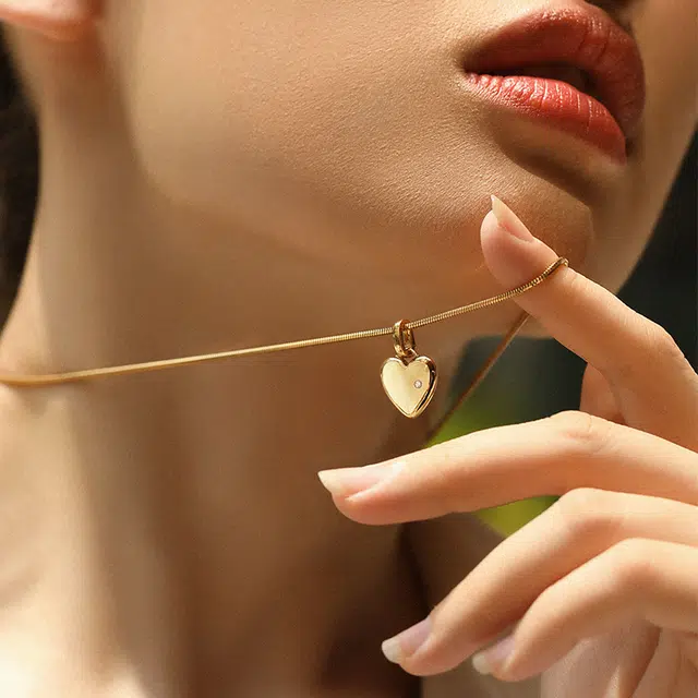 JACQUEANGEL 18k