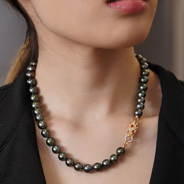 JACQUEANGEL 18k