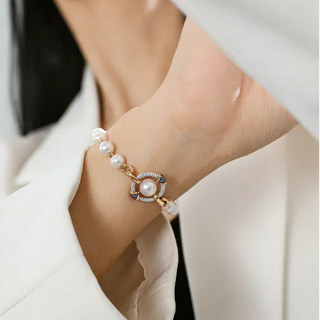 JACQUEANGEL 18k